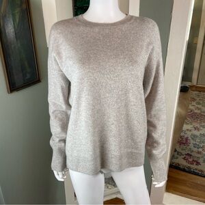Nordstrom Signature Cashmere Women's Soft Gray Crew Neck Sweater Medium M